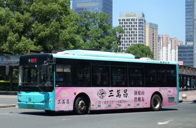 蘇州公交車巴士車身廣告茶葉投放案例，蘇州公交外車身貼廣告價(jià)格