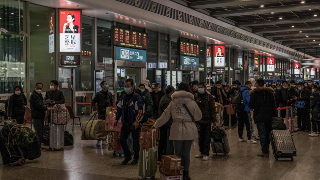 上海虹橋站高鐵出站通道兩側(cè)燈箱廣告，上海虹橋火車站廣告價格