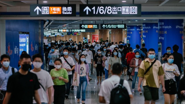 廈門呂厝地鐵站換乘通道墻面廣告投放，廈門地鐵廣告價格